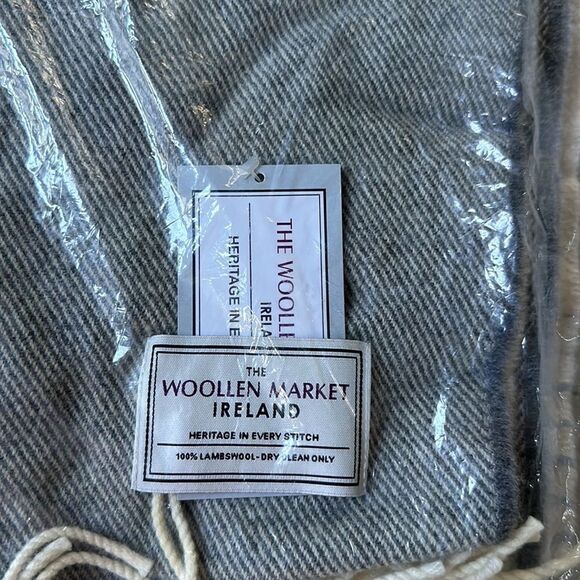 THE WOOLLEN MARKET IRELAND LAMBSWOOL THROW IN STRIPE DESIGN NWT IN PACKAGING - Picture 5 of 6